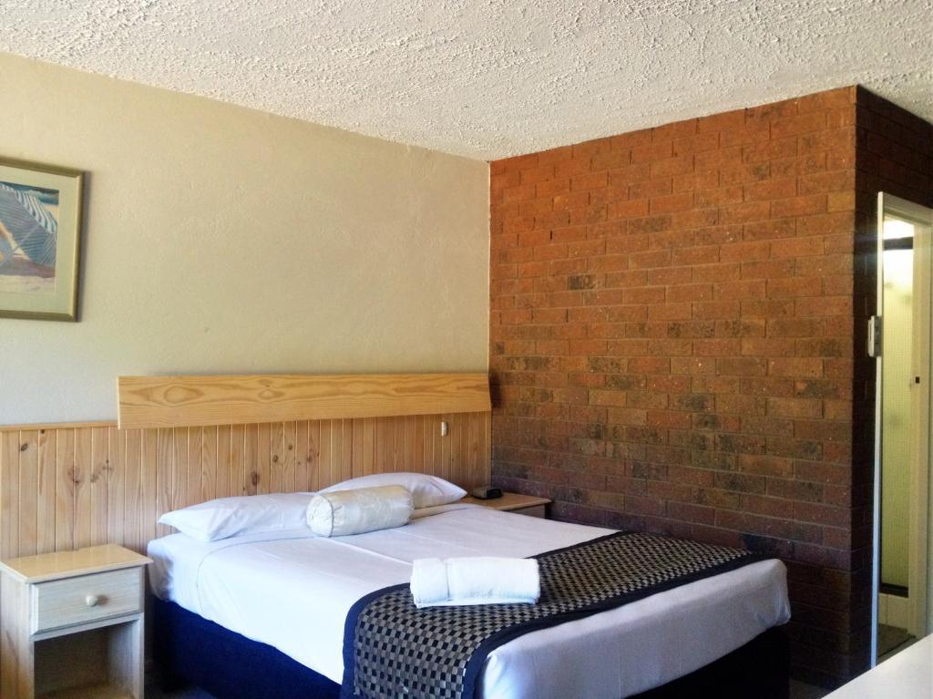 Motel Sierra - Bright Room photo