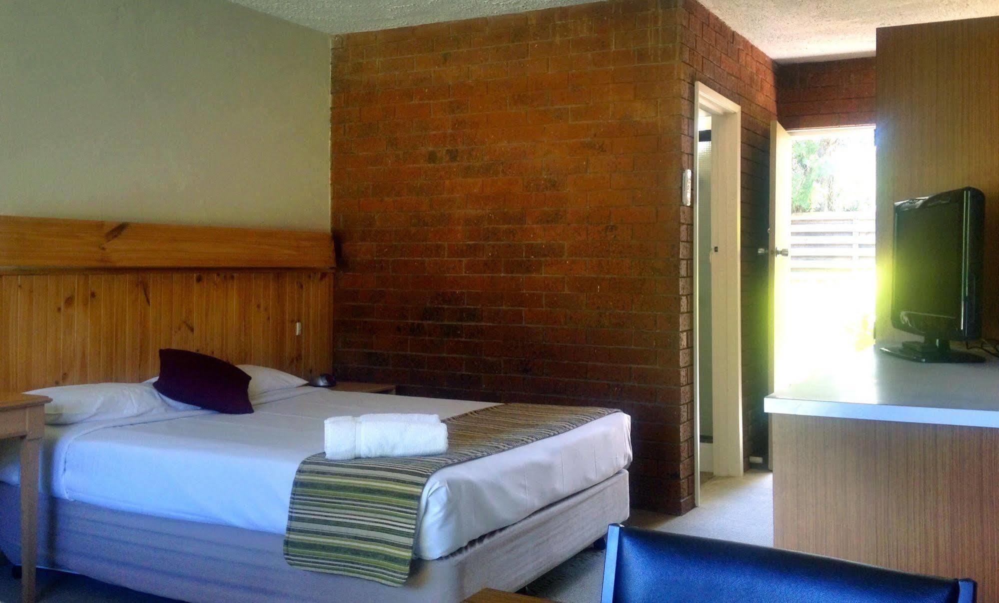 Motel Sierra - Bright Exterior photo